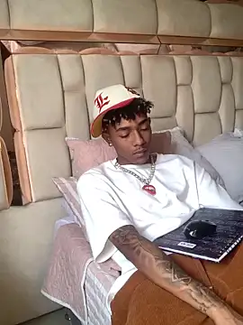 Boy cock18 online show from 02/16/25, 04:53