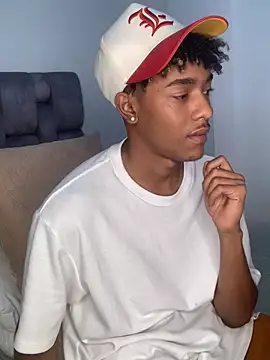 Boy cock18 online show from 02/17/25, 06:31