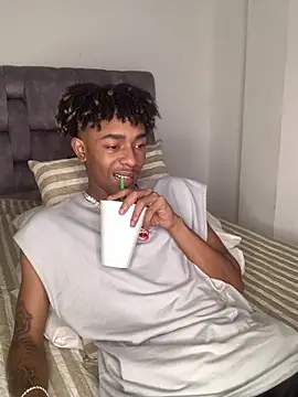 Boy cock18 online show from 02/24/25, 05:00