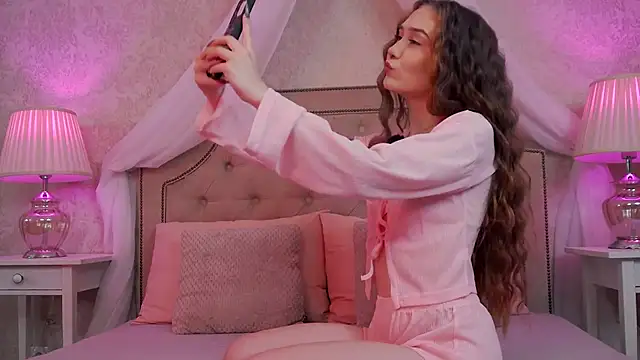 SashaMeow online show from 10/13/25, 03:34