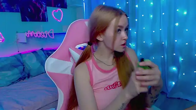 Snapshot of Naughty_Mable chatting on 01/28/25, 07:22 Naughty Mable online show from 01/28/25, 07:22