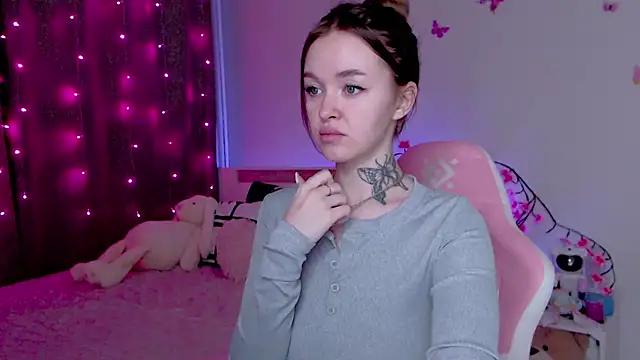 Snapshot of Naughty_Mable chatting on 11/08/25, 12:33 Naughty Mable online show from 11/08/25, 12:33