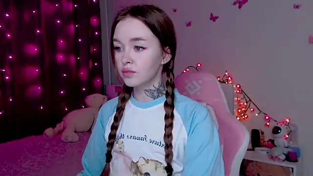 Snapshot of Naughty_Mable chatting on 11/12/25, 12:33 Naughty Mable online show from 11/12/25, 12:33