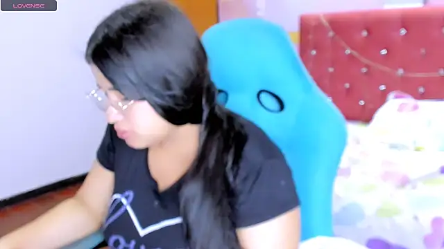 mia18 queen online show from 12/30/24, 09:37