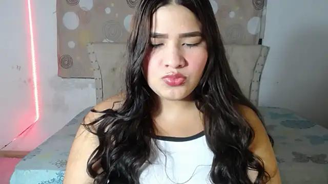 mia18 queen online show from 01/16/26, 03:54