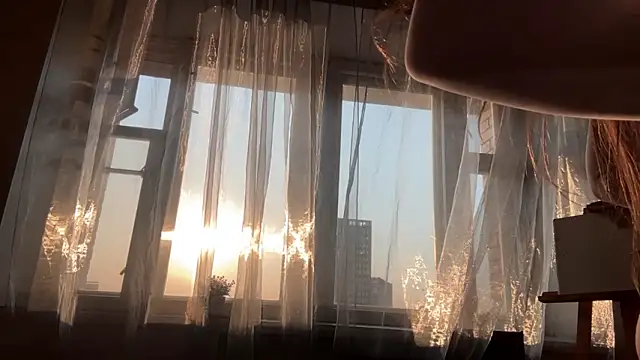 eva varnerr online show from 03/11/26, 05:13