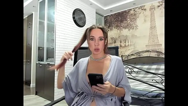 Snapshot of One_of_the_girls chatting on 09/27/25, 05:29 One of the girls online show from 09/27/25, 05:29