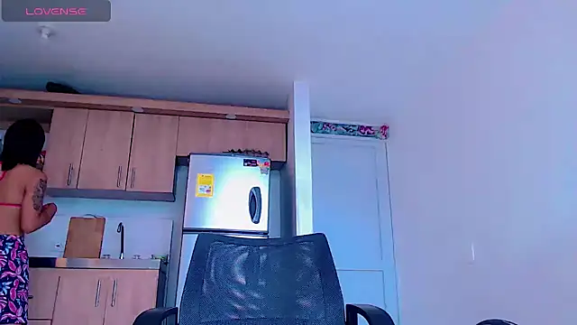 Snapshot of michell_play1_ chatting on 02/10/25, 07:07 michell play1 online show from 02/10/25, 07:07