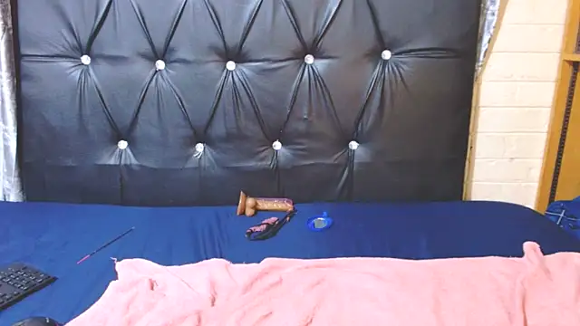 EROTIC BARBIE28 online show from 05/24/26, 05:51