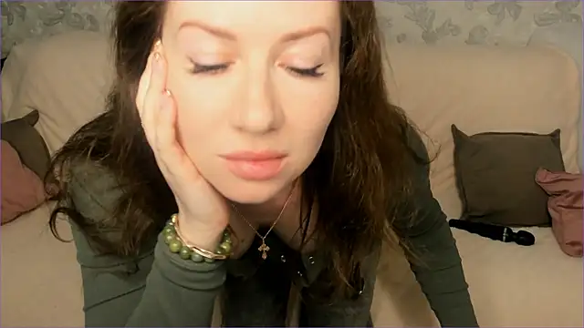  yessJulia  online show from 06/03/26, 07:44