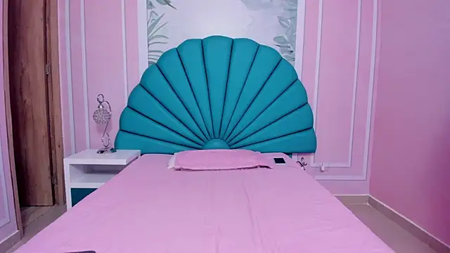 Daphne Fox  online show from 01/12/25, 11:28