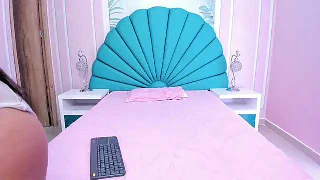 Daphne Fox  online show from 01/15/25, 02:24