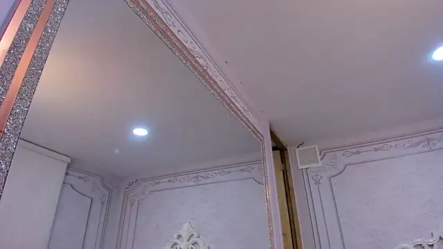 Daphne Fox  online show from 03/05/25, 08:32