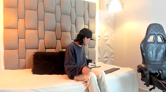 andy dan18 online show from 02/12/25, 08:29