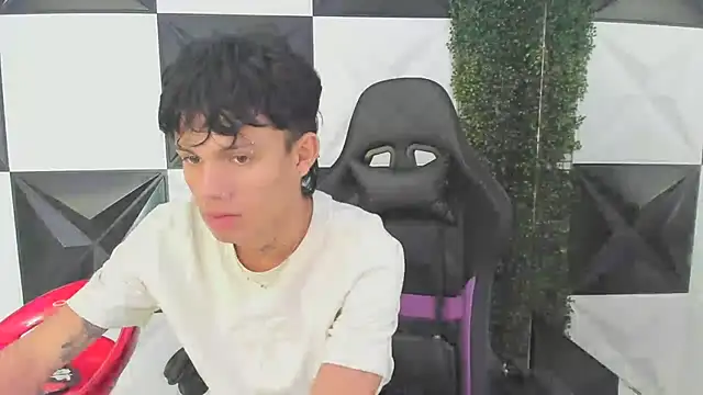 andy dan18 online show from 09/19/25, 05:57