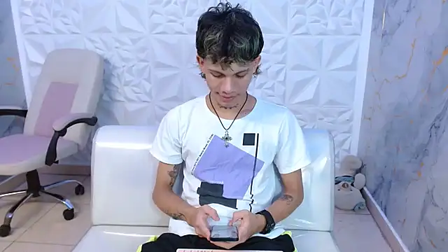 andy dan18 online show from 04/07/26, 08:09