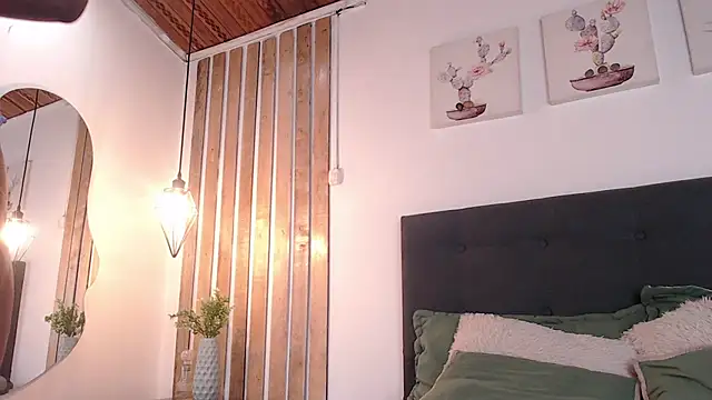 nikkystorm1  online show from 04/24/26, 02:19