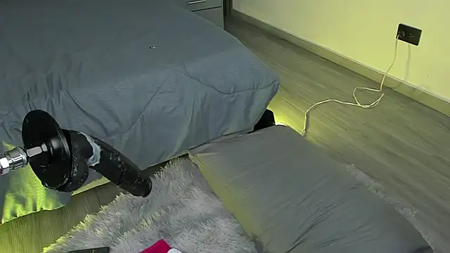 LolaAngellx online show from 04/21/26, 01:42