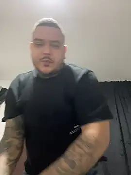 El Titan1998 online show from 12/27/24, 04:47