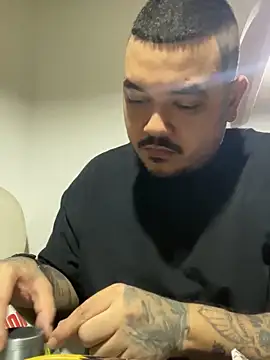 El Titan1998 online show from 03/23/25, 01:31