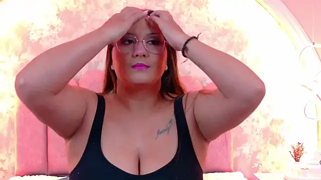 MiaLaurents online show from 11/30/25, 05:33