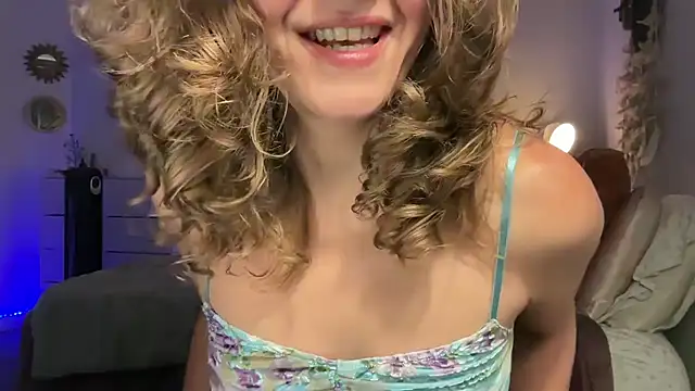 leahsparkles online show from 09/15/25, 04:45