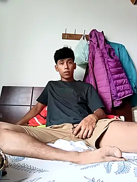 Andres123cv online show from 11/23/25, 04:51