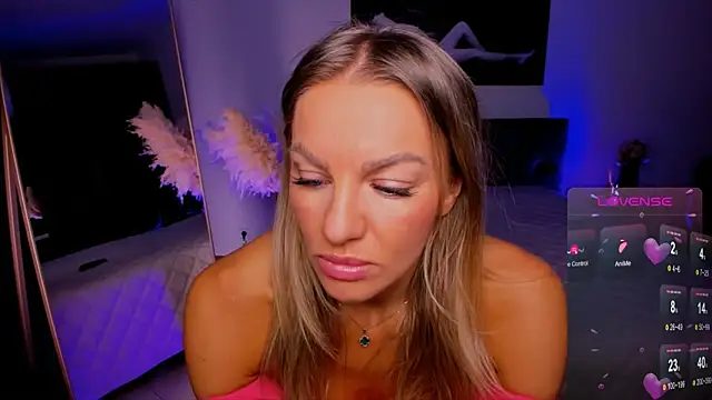 Oliva Candy online show from 11/09/25, 09:40