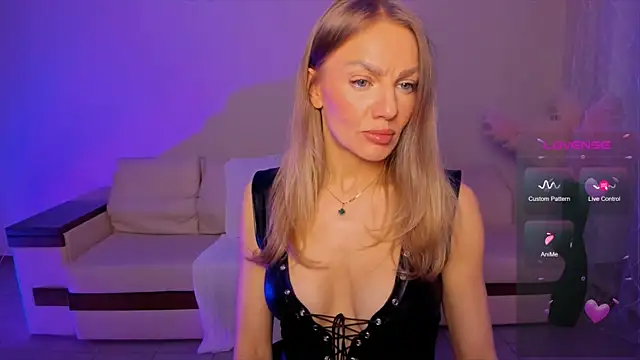 Oliva Candy online show from 04/24/26, 09:06