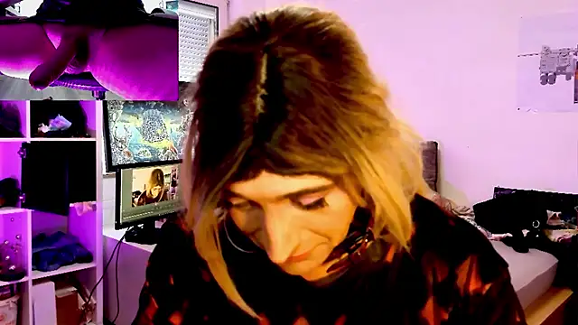 Snapshot of DYasmin69 chatting on 02/15/25, 01:38 DYasmin69 online show from 02/15/25, 01:38