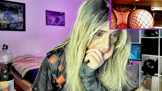 Snapshot of DYasmin69 chatting on 02/22/25, 07:58 DYasmin69 online show from 02/22/25, 07:58