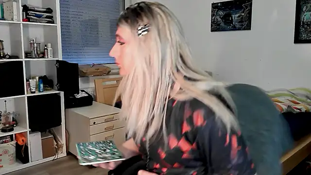 Snapshot of DYasmin69 chatting on 03/21/25, 05:34 DYasmin69 online show from 03/21/25, 05:34