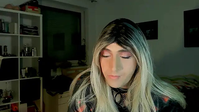 Snapshot of DYasmin69 chatting on 03/21/25, 11:45 DYasmin69 online show from 03/21/25, 11:45