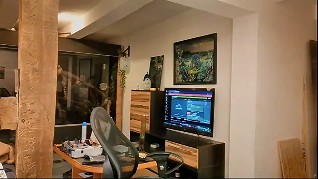 Snapshot of DYasmin69 chatting on 10/25/25, 10:04 DYasmin69 online show from 10/25/25, 10:04