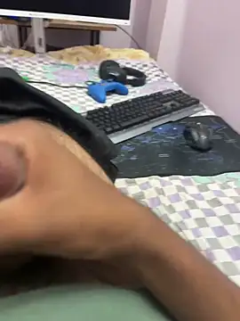 Cocaineandweed45 online show from 11/11/25, 06:19