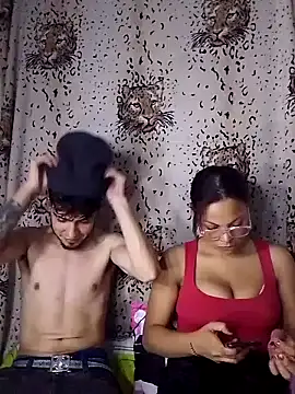 Snapshot of BlakeandRouse chatting on 12/31/24, 12:43 BlakeandRouse online show from 12/31/24, 12:43