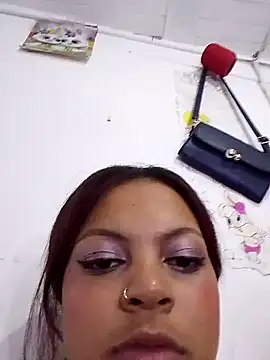 Snapshot of BlakeandRouse chatting on 01/06/25, 04:58 BlakeandRouse online show from 01/06/25, 04:58