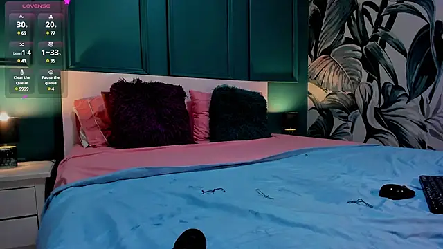 LucyLovelyy online show from 01/29/25, 06:43