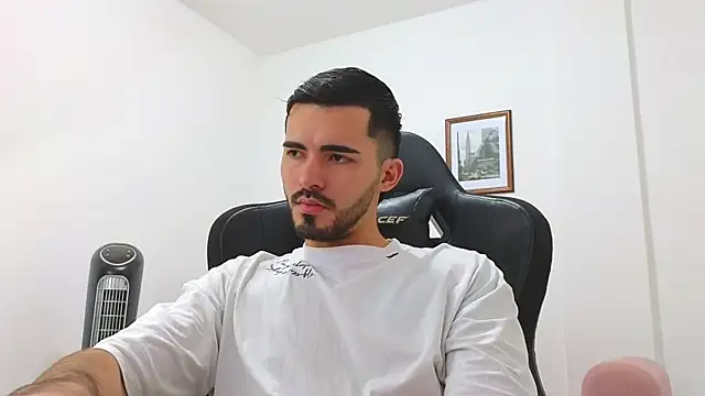 Massimoo 07 online show from 01/07/25, 08:52