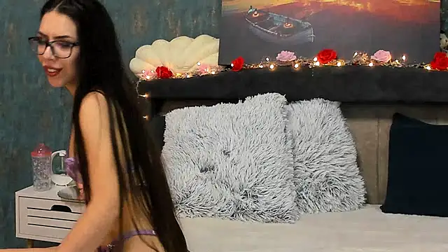 EmaLowe online show from 03/09/25, 07:01