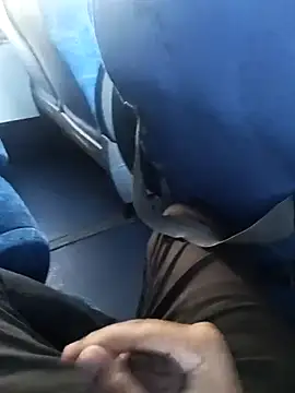 Snapshot of Arasu_ chatting on 10/24/25, 08:27 Arasu online show from 10/24/25, 08:27