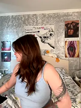 Snapshot of Sabrina_shells chatting on 10/23/25, 10:36 Sabrina shells online show from 10/23/25, 10:36