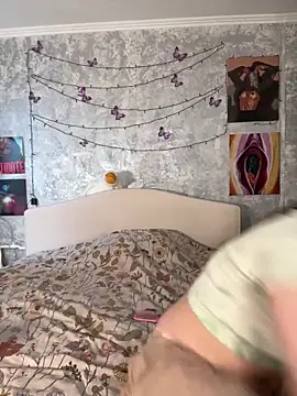 Snapshot of Sabrina_shells chatting on 12/05/25, 10:13 Sabrina shells online show from 12/05/25, 10:13