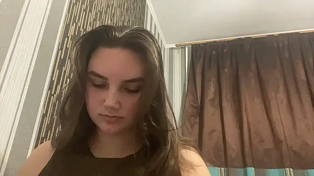 Snapshot of Dreamyblushfairy chatting on 01/01/25, 05:11 Dreamyblushfairy online show from 01/01/25, 05:11