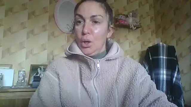 BELLAMORGANE1 online show from 12/29/24, 12:45