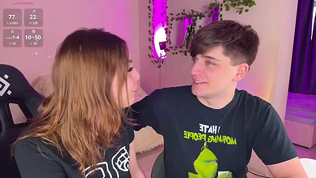 RobertAndLinela online show from 12/20/25, 10:11