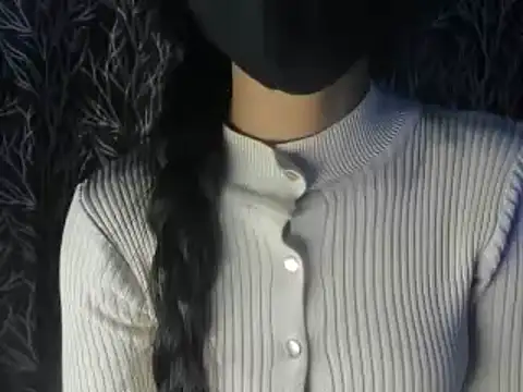 Snapshot of Somiya87 chatting on 01/16/25, 01:16 Somiya87 online show from 01/16/25, 01:16