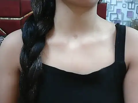 Snapshot of Somiya87 chatting on 10/24/25, 02:24 Somiya87 online show from 10/24/25, 02:24