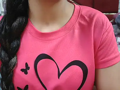 Snapshot of Somiya87 chatting on 11/25/25, 02:28 Somiya87 online show from 11/25/25, 02:28