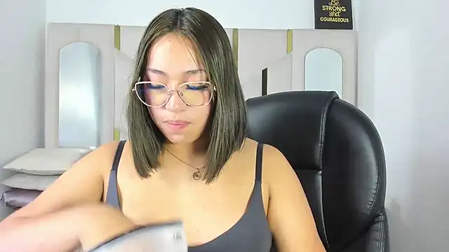 IsabellRodriguez18 online show from 02/13/26, 03:57